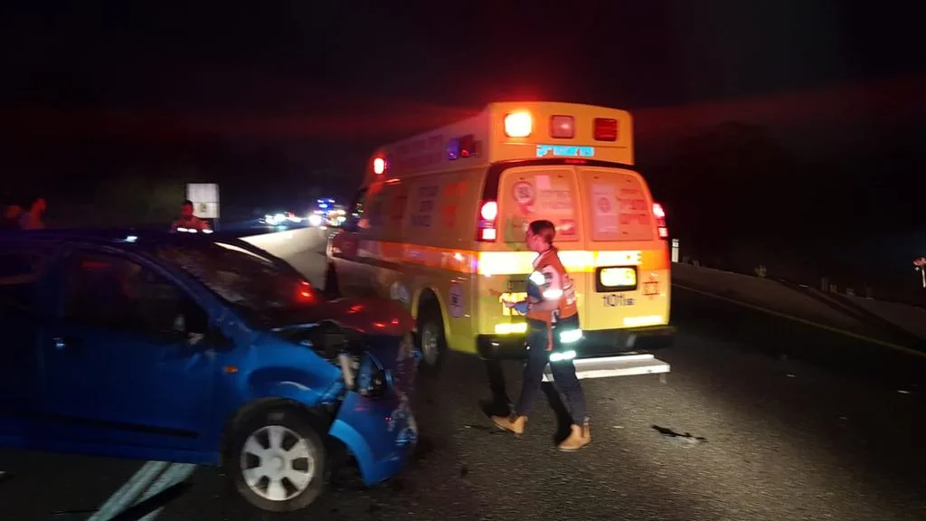 זירת התאונה בכביש 4