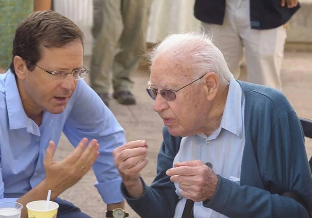 הנשיא הרצוג עם אהרן ידלין