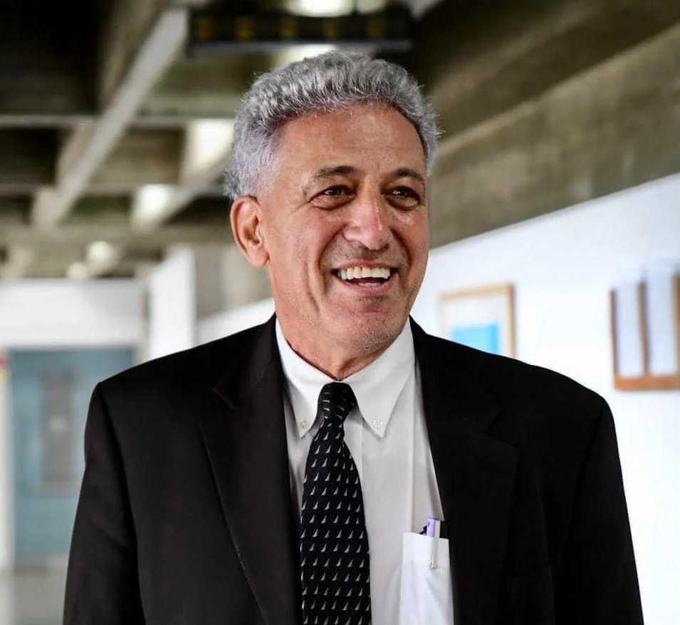 עו''ד אבי עמירם