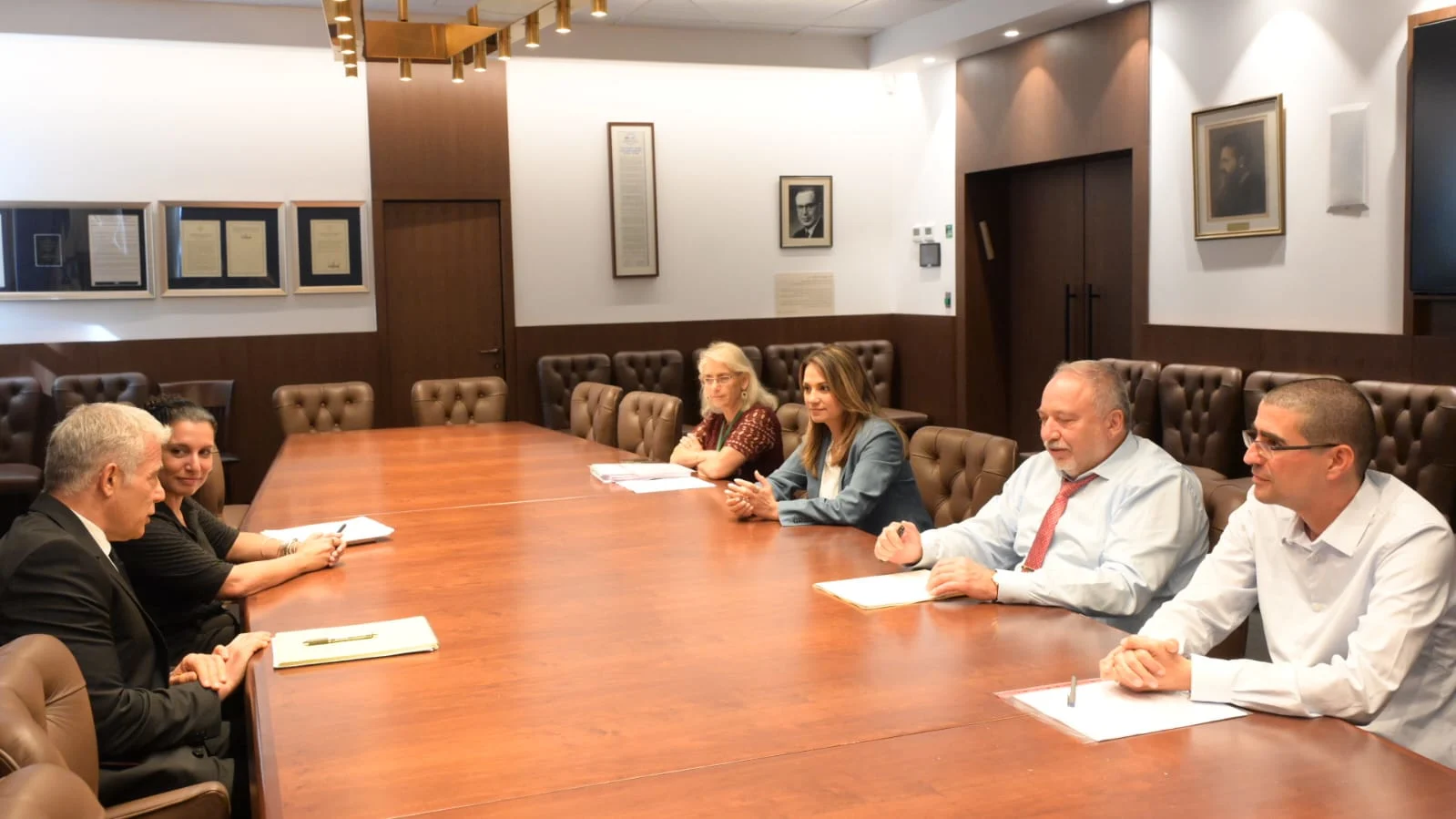 רה''מ יאיר לפיד בדיון עם שר האוצר אביגדור ליברמן ושרת החינוך יפעת שאשא-ביטון