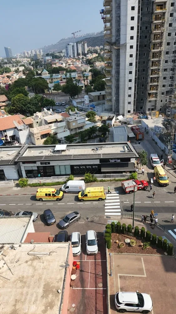 זירת נפילת המכולה באתר הבנייה בטירת הכרמל