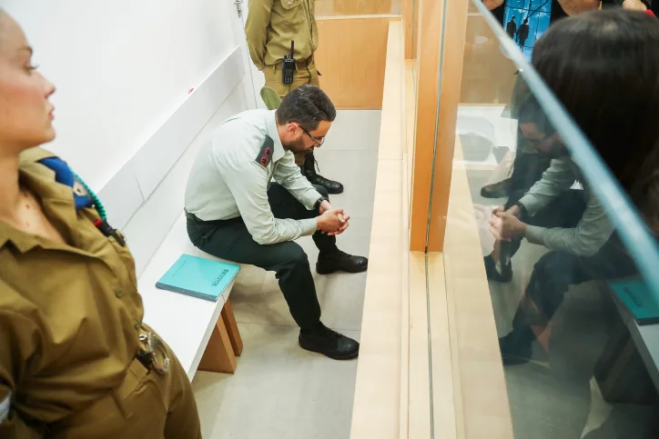 הקצין שצילם חיילות בסתר, סא''ל דן שרוני