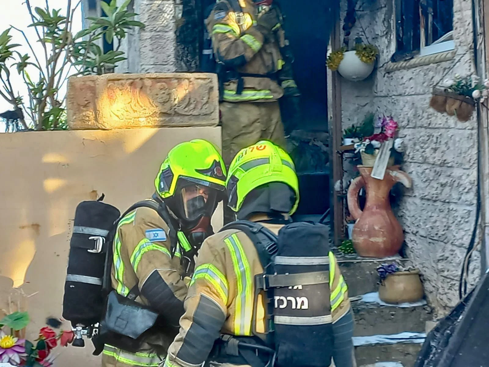 כוחות כיבוי בשריפה בבית בטמרה