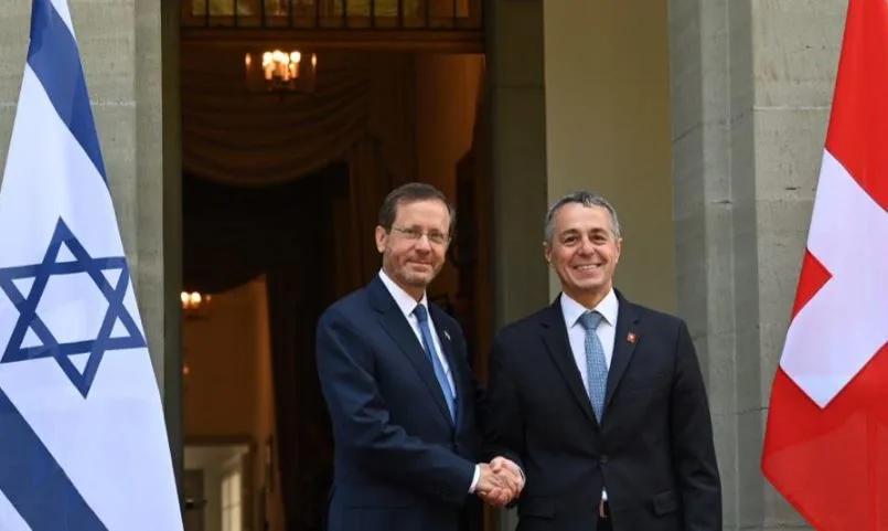 הנשיא הרצוג ונשיא שוויץ איניאציו קאסיס