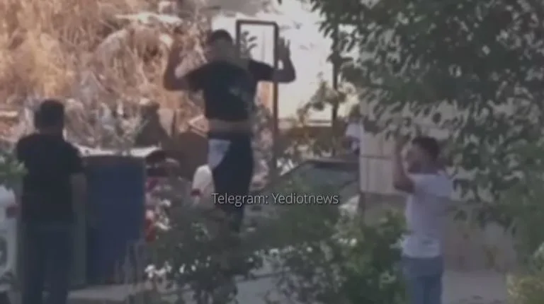 מבוקשים מסגירים עצמם בשכם