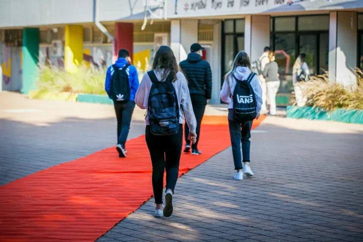 חוזרים ללימודים