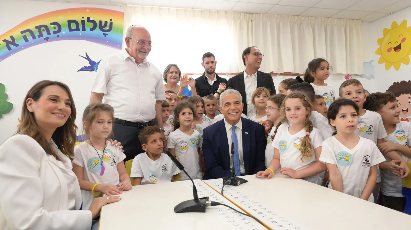 ראש הממשלה יאיר לפיד בבית הספר היסודי ''ניצני המדע'' ברחובות