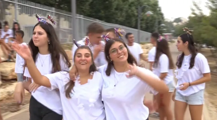 תלמידים נרגשים לחזור ללימודים