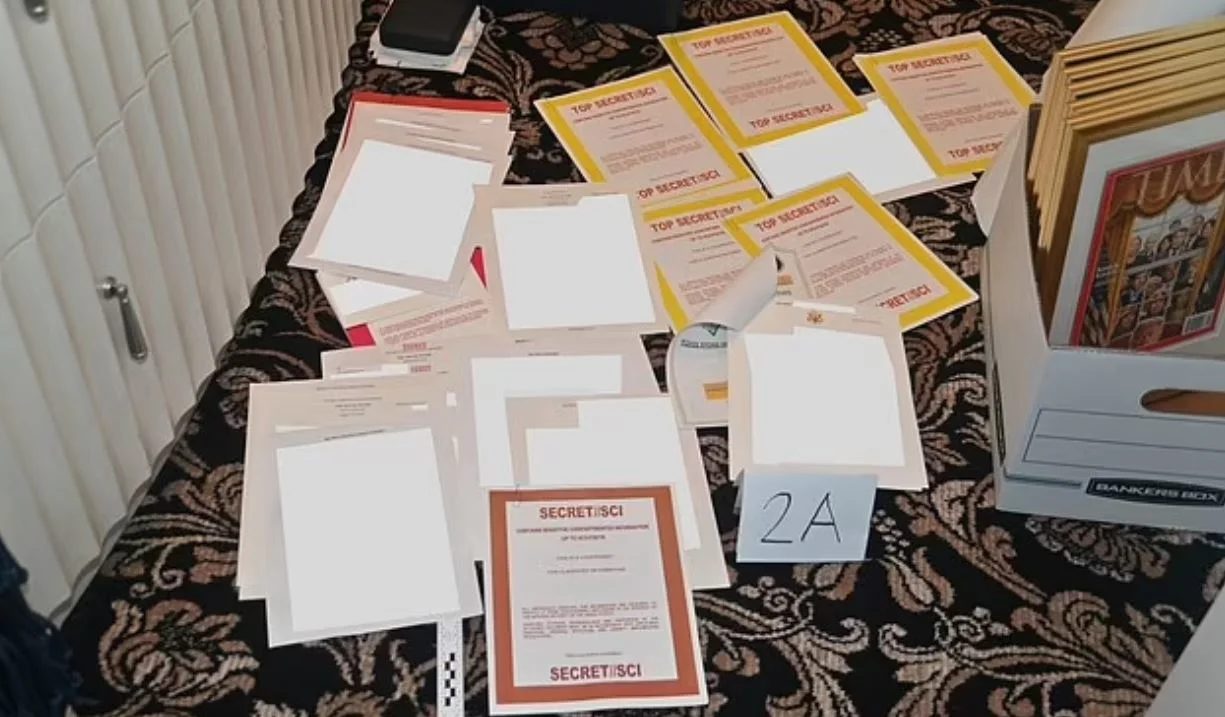 מסמכים מסווגים שנמצאו באחוזת טראמפ