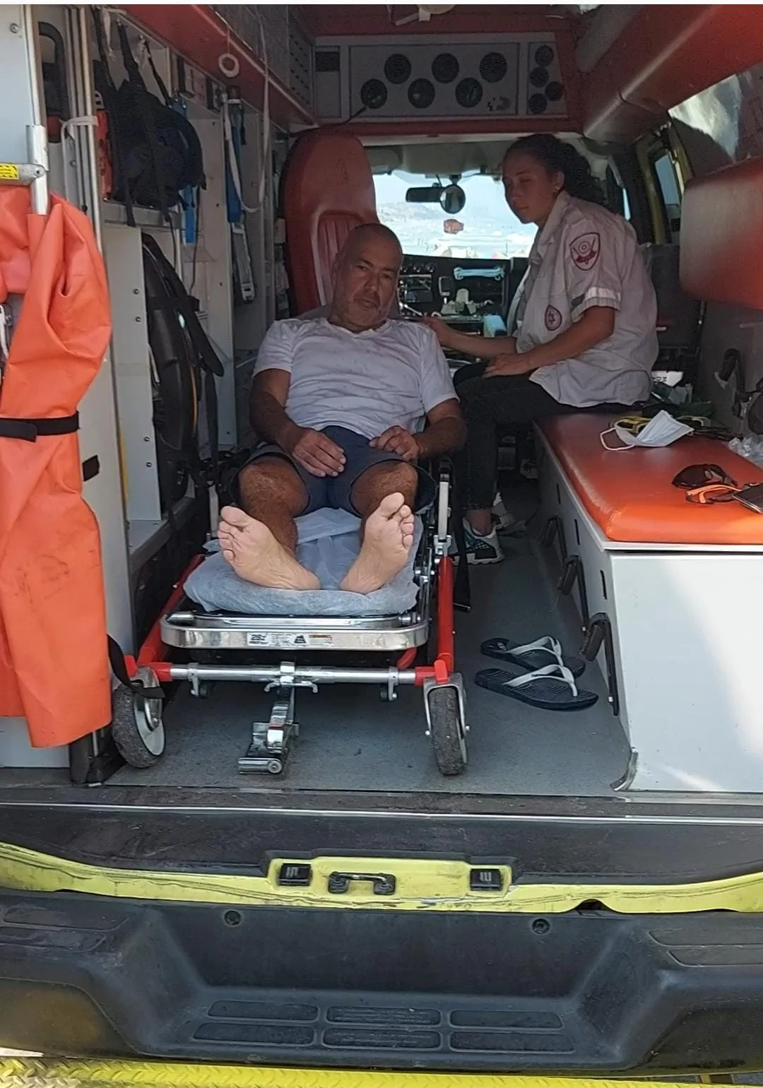 הפינוי של גל לשיבא והחבישה בידו