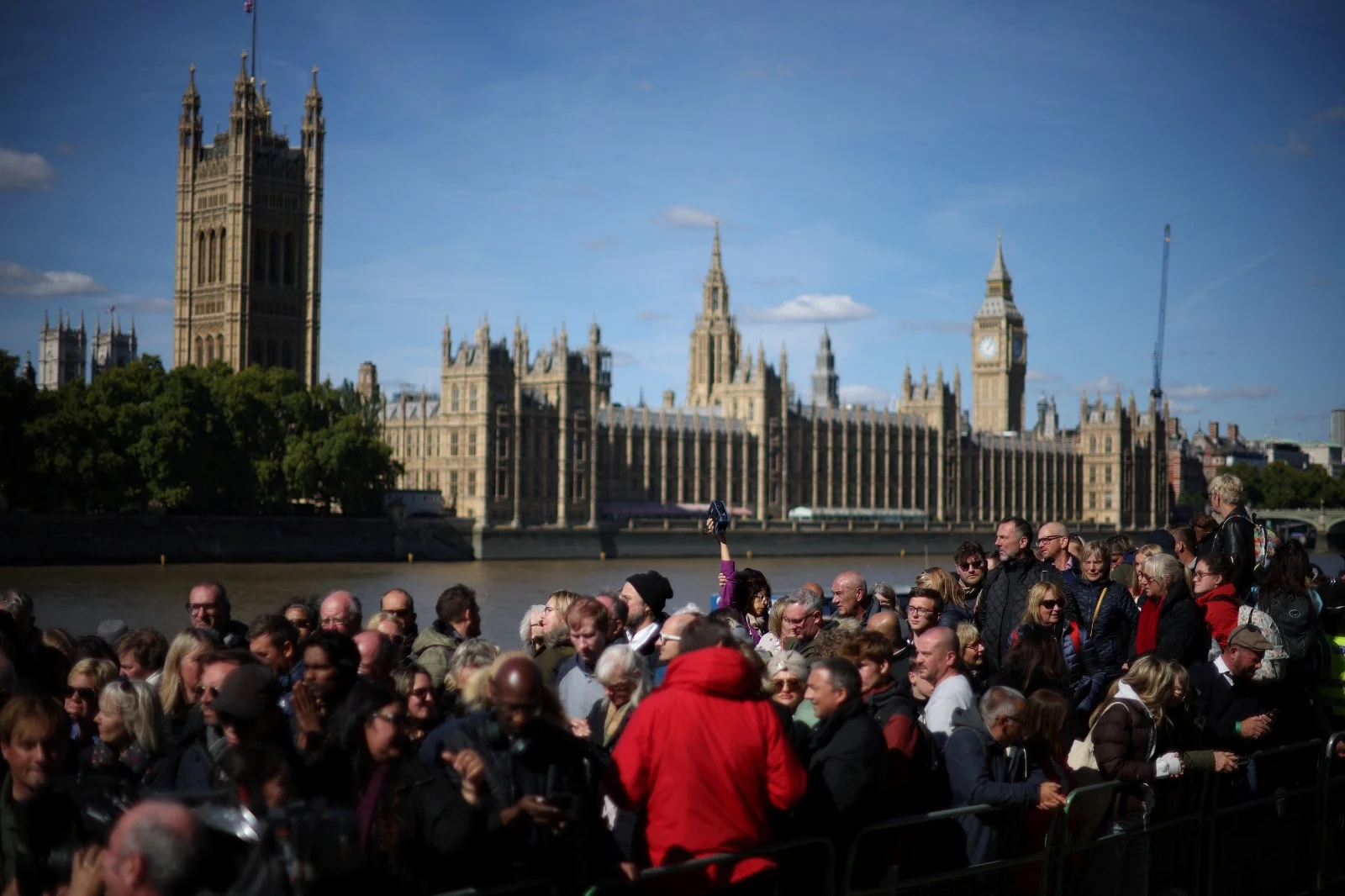 תורים ענק בלונדון כדי להיפרד מהמלכה