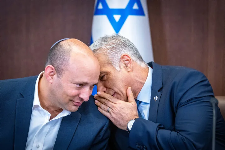 ראש הממשלה יאיר לפיד וראש הממשלה החליפי נפתלי בנט