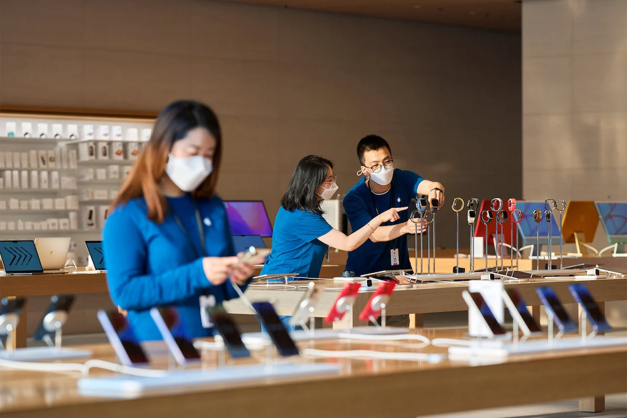 Apple Sanlitun Beijing Team Me