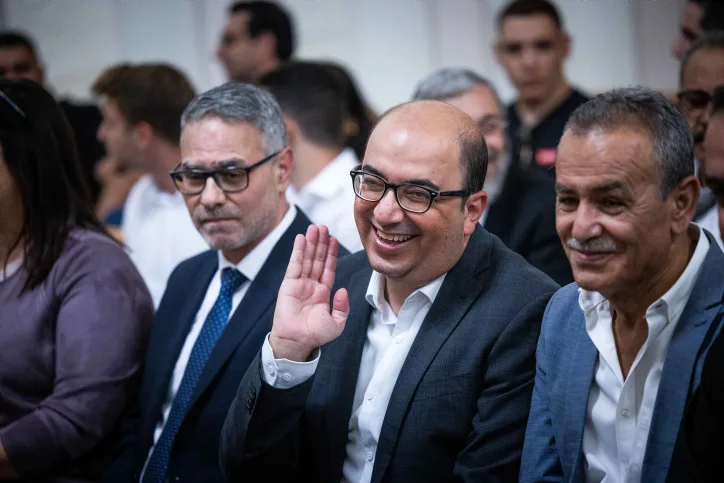 יו''ר בל''ד סאמי אבו שחאדה לצידם של ג'מאל זחאלקה ומטאנס שחאדה