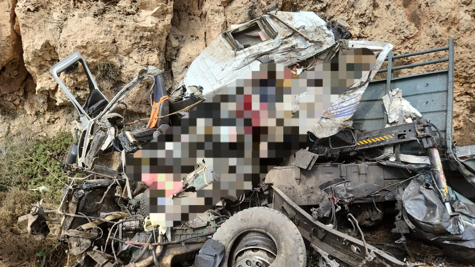 זירת תאונת המשאיות סמוך לצומת תפוח