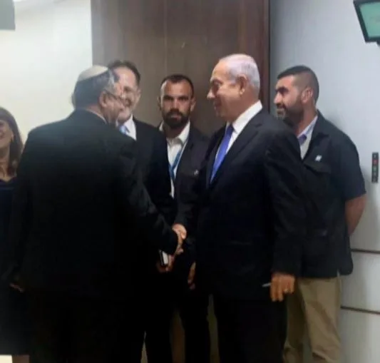 בן גביר ונתניהו לוחצים ידיים