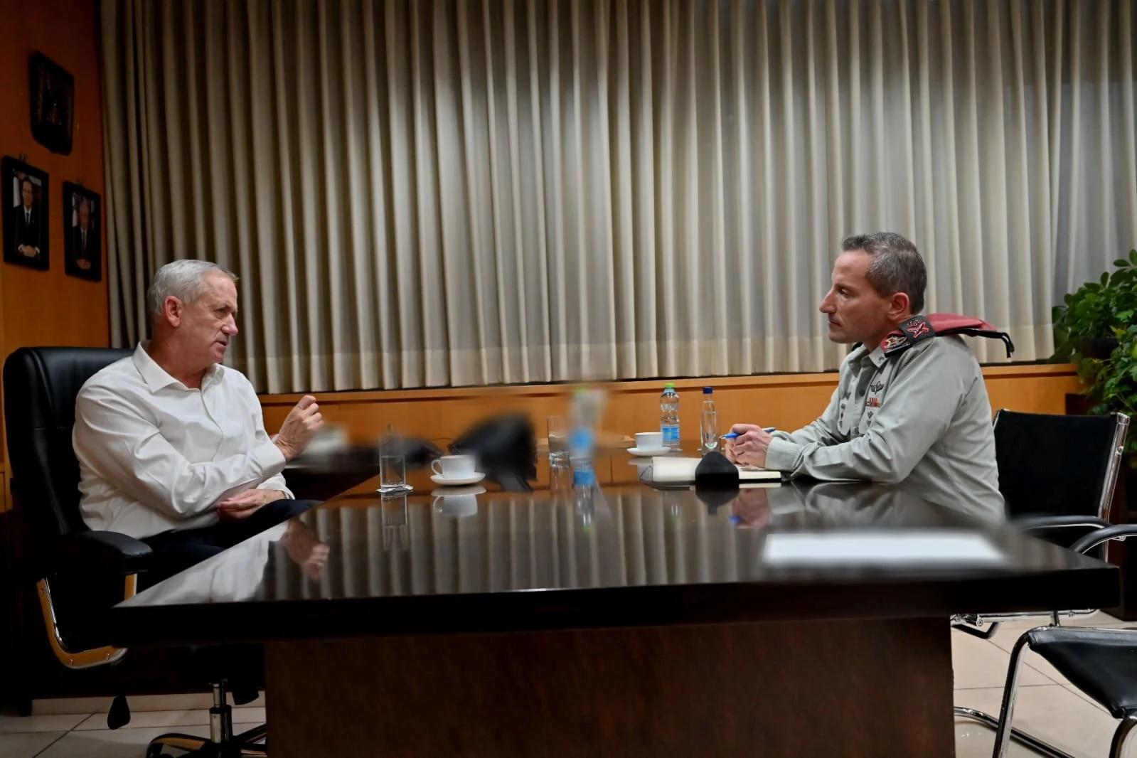 שר הביטחון בני גנץ עם סגן הרמטכ''ל המיועד אלוף אמיר ברעם