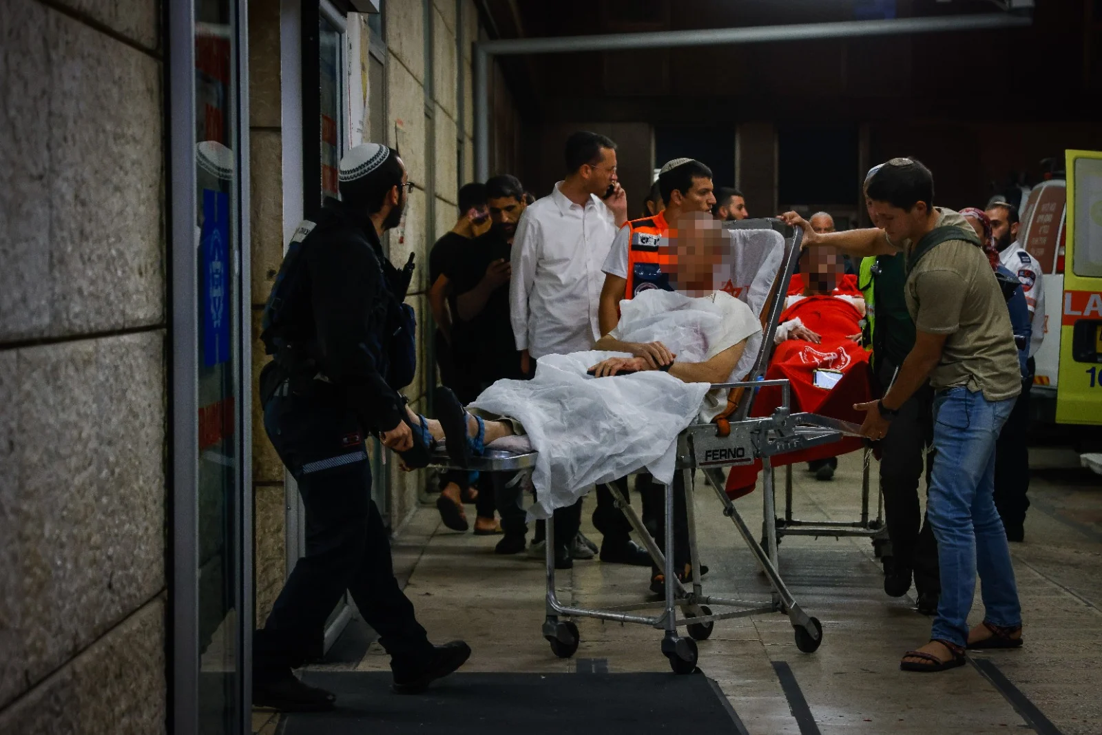 אחד הפצועים מהפיגוע בקריית ארבע בהדסה עין כרם