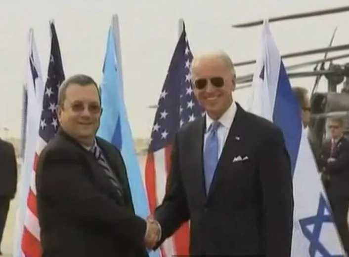 נשיא ארה''ב ג'ו ביידן ואהוד ברק
