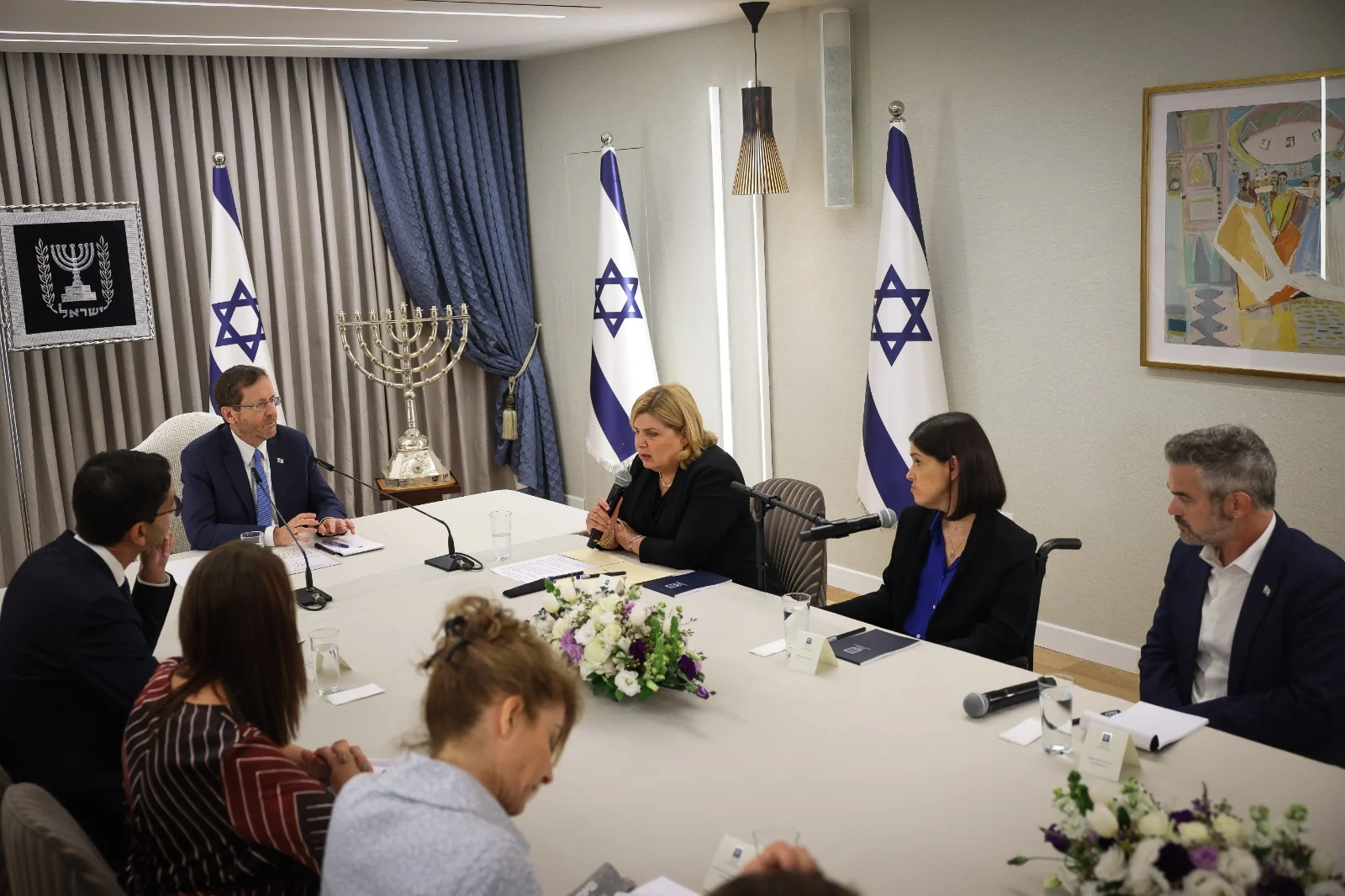 נציגי יש עתיד בפגישה עם הנשיא