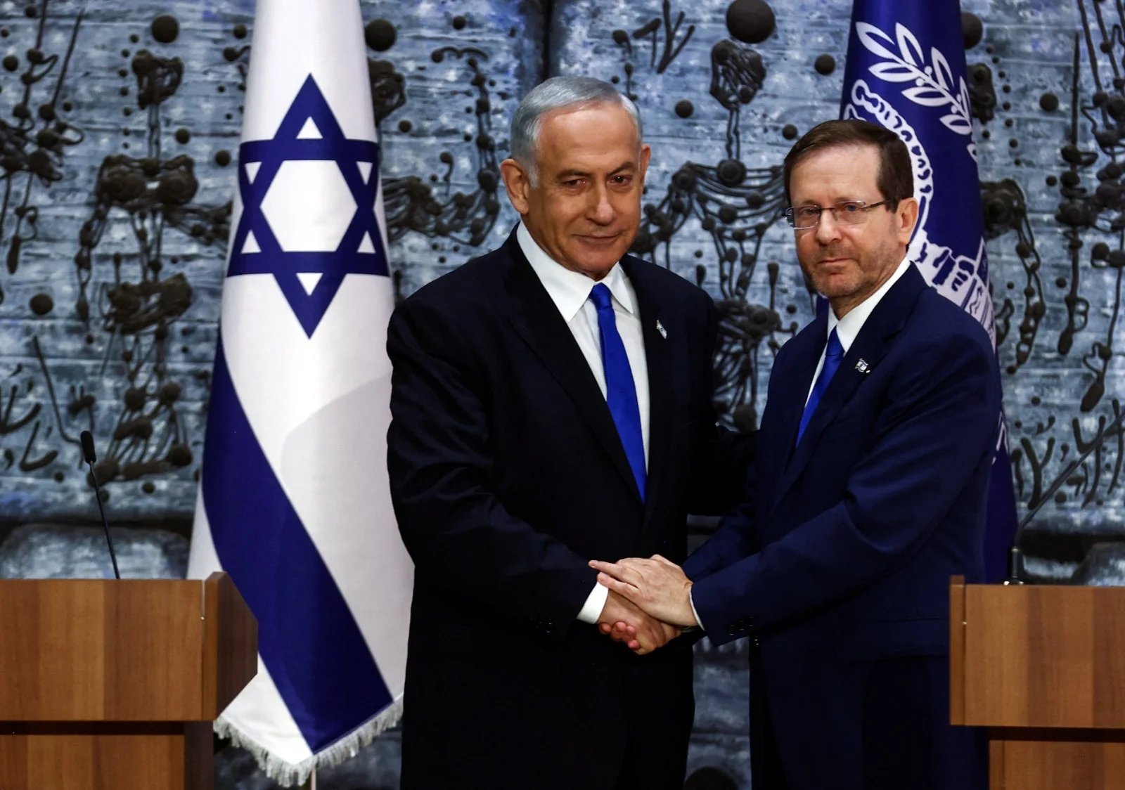 הנשיא יצחק הרצוג מטיל את המנדט להרכבת ממשלה על בנימין נתניהו