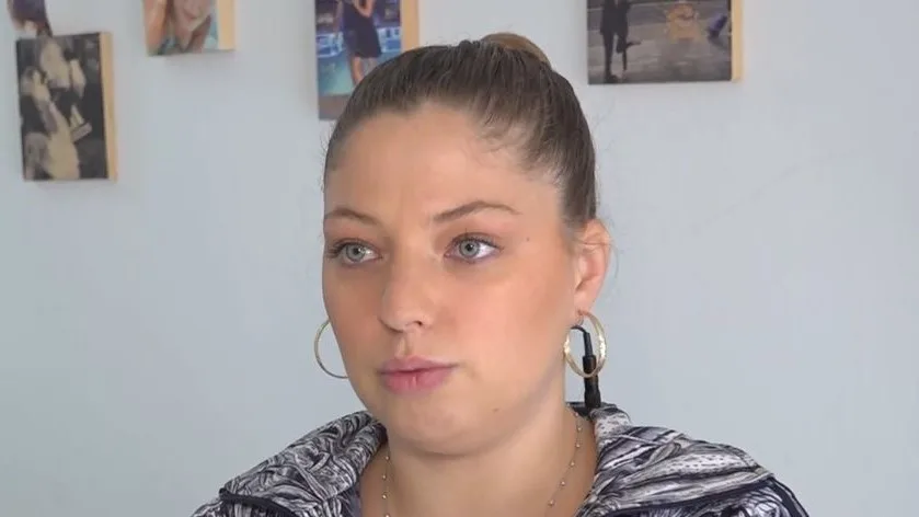 קארין טומין, הותקפה באלימות ברכבה