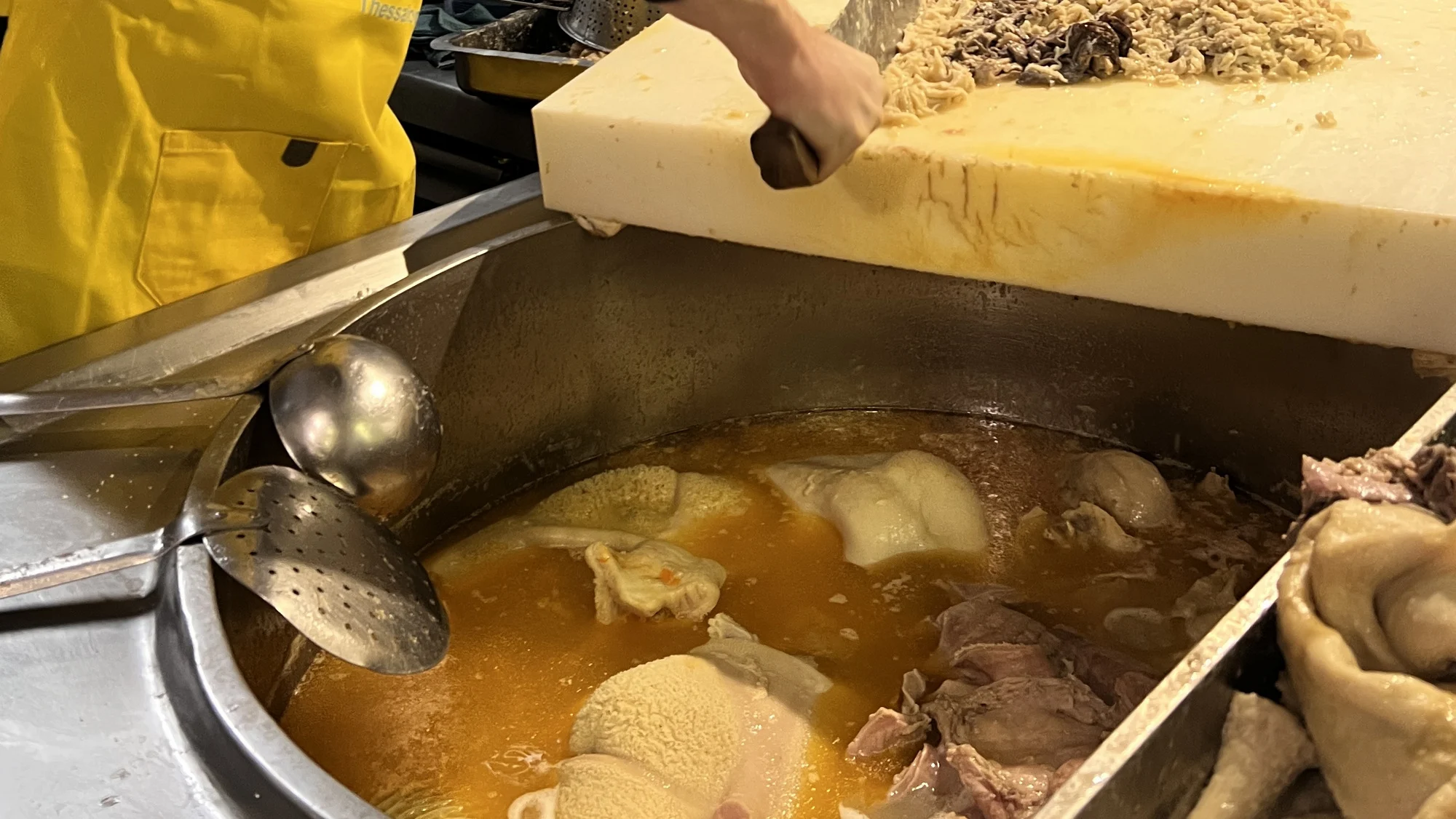 אוכל מנחם בסלוניקי. צילום מלי אברמוביץ