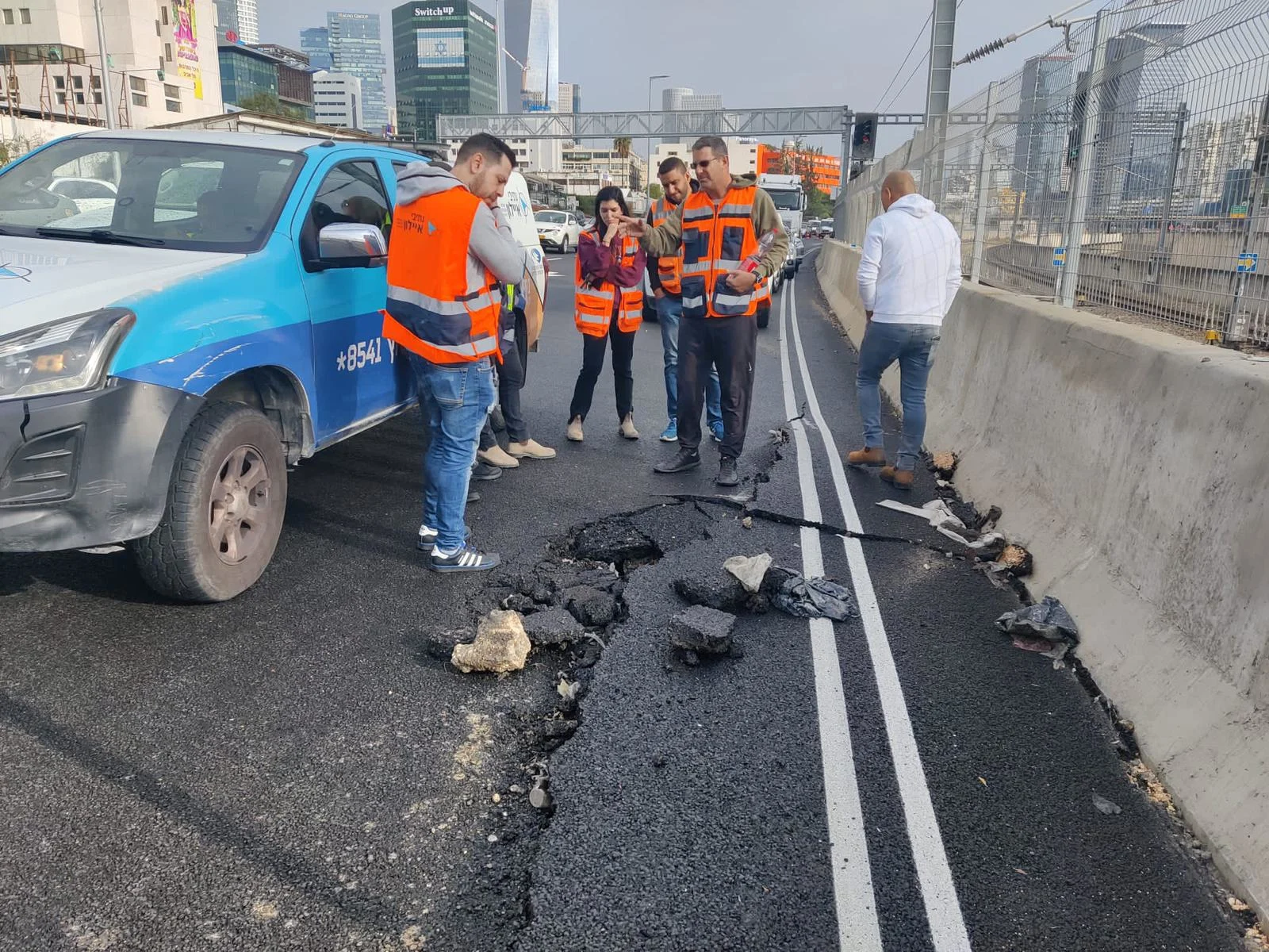 חשש לבולען בנתיבי איילון, סמוך למחלף לה גווארדיה