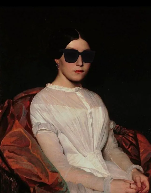 בריטני ספירס, דמות עם משקפי שמש