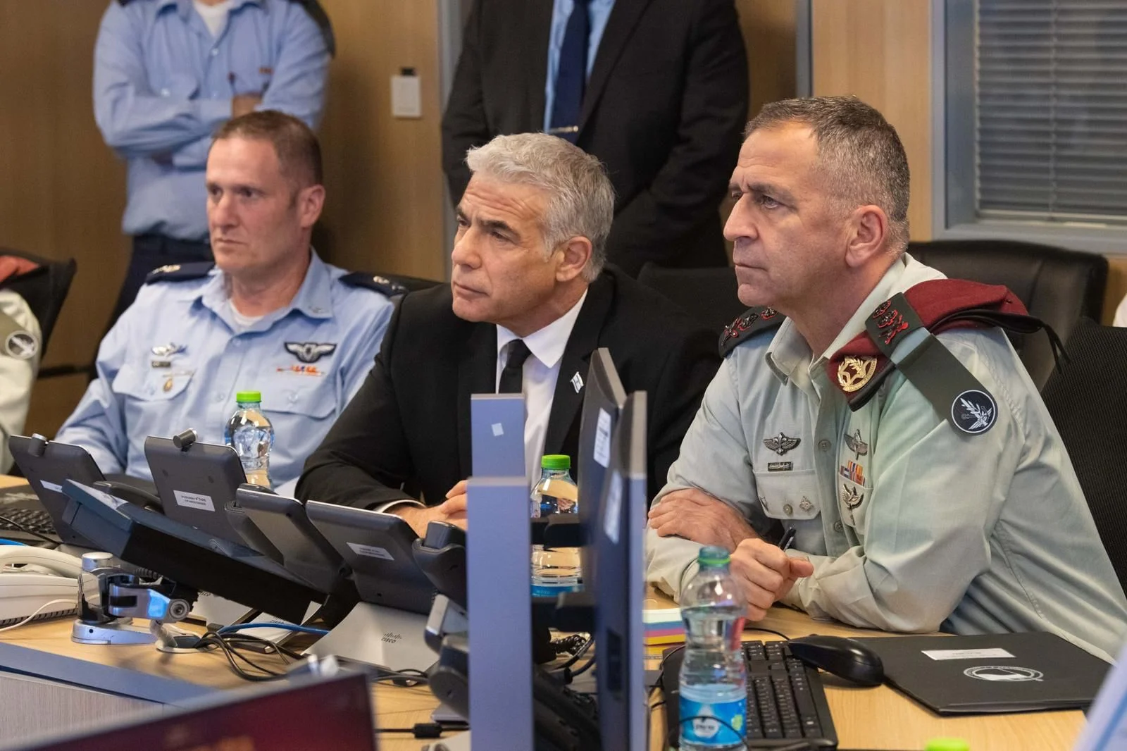 יאיר לפיד, אביב כוכבי ותומר בר