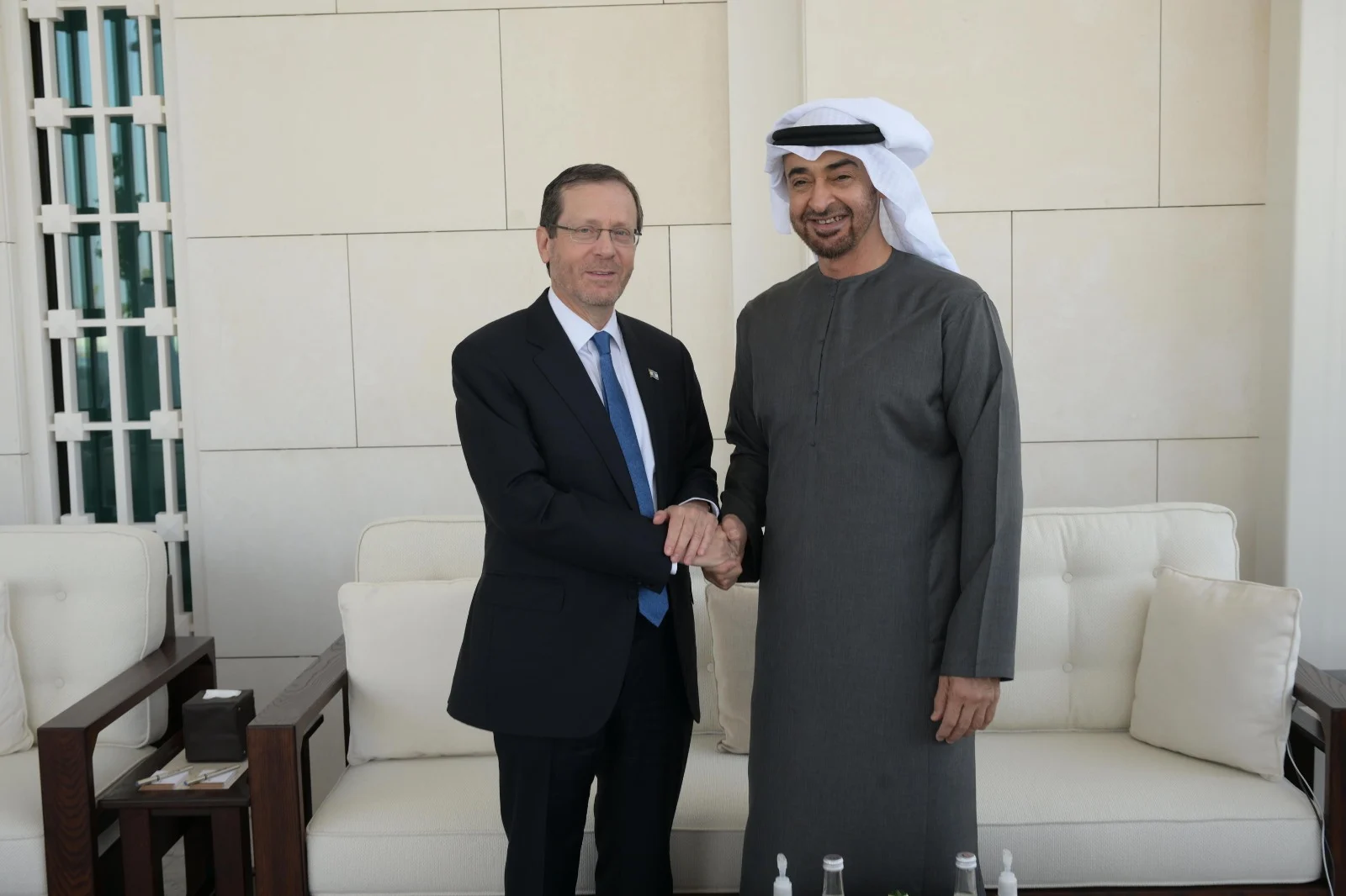 הנשיא יצחק הרצוג ונשיא איחוד האמירויות שייח' מוחמד בן זאיד