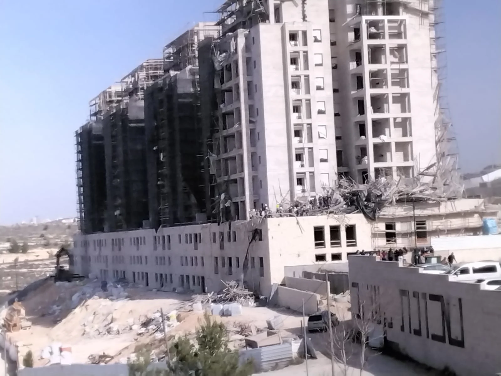 אתר הבנייה בו קרסו הפיגומים בגבעת זאב, ירושלים