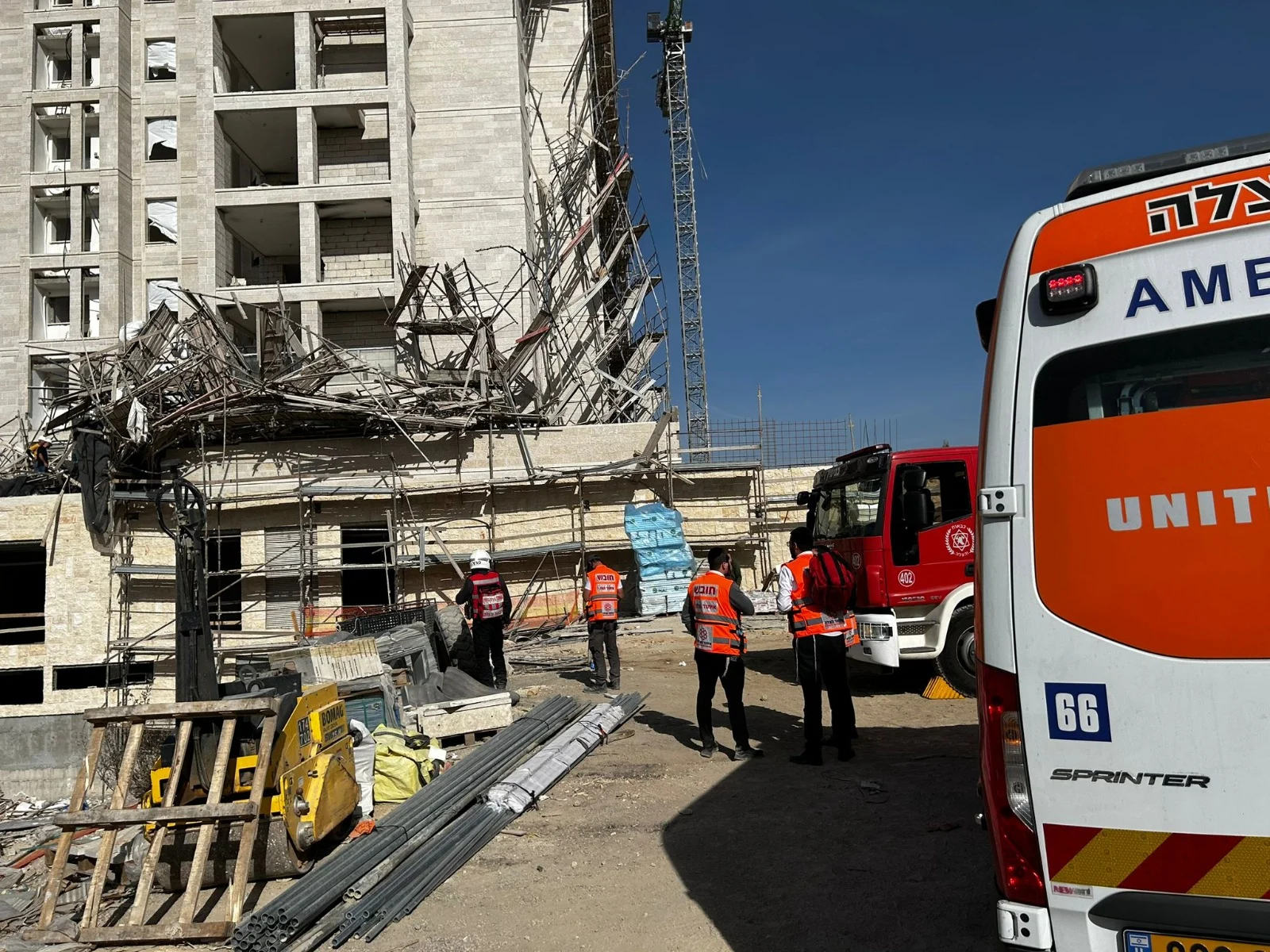 אתר הבנייה בו קרסו הפיגומים בגבעת זאב, ירושלים