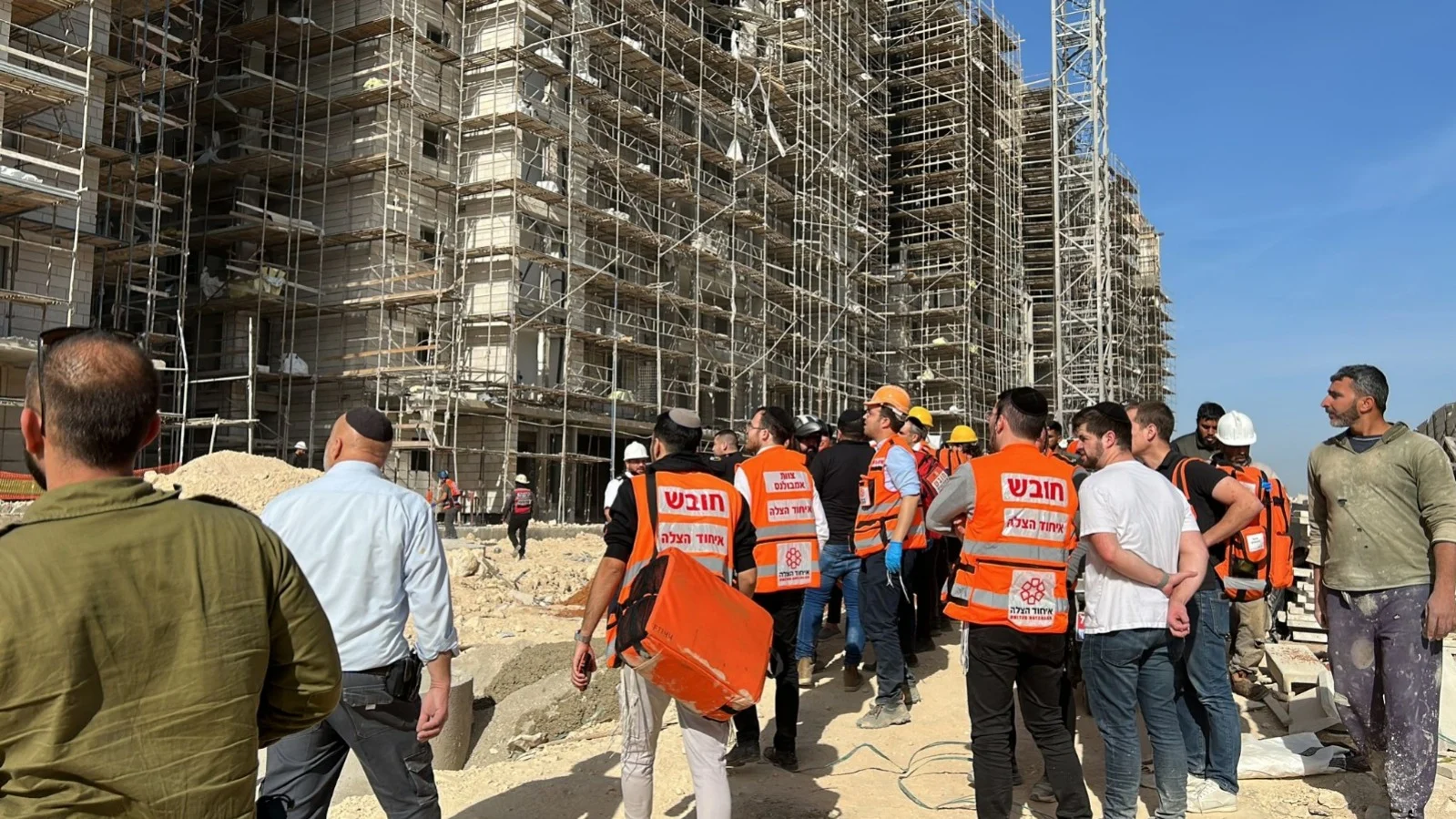 אתר הבנייה בו קרסו הפיגומים בגבעת זאב, ירושלים