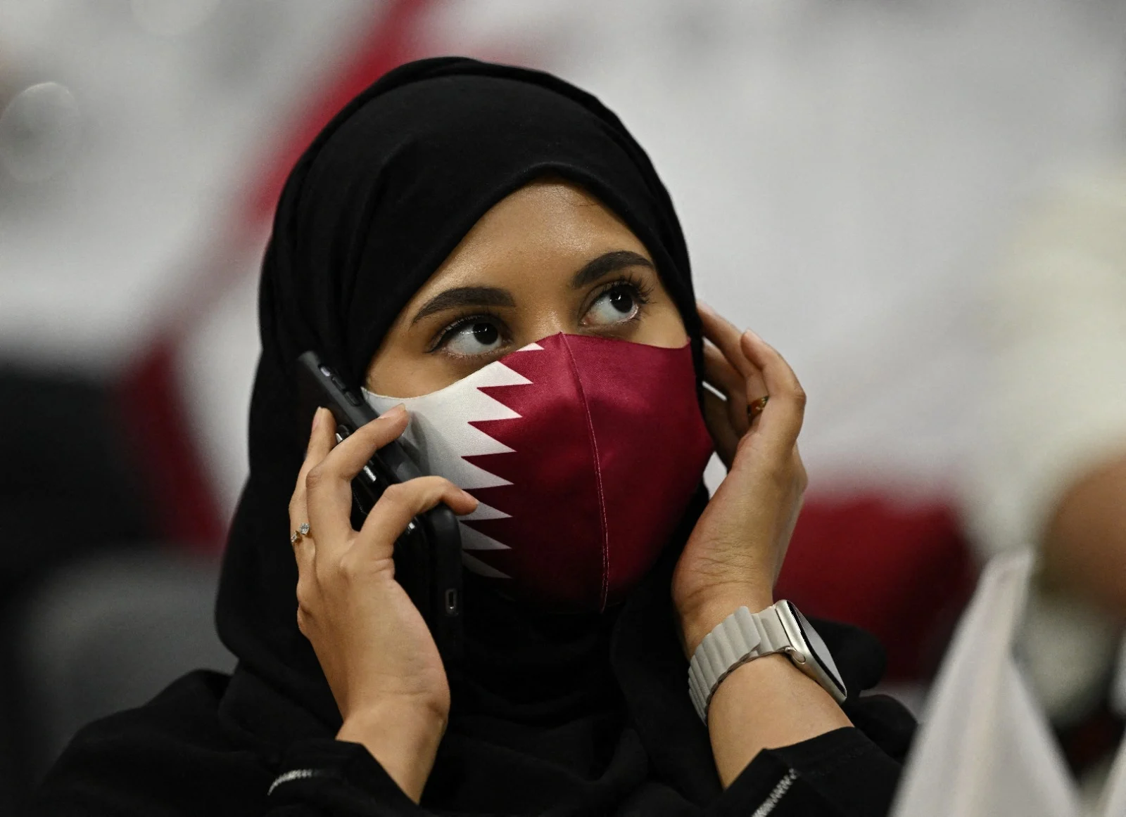 אוהדת נבחרת קטר לפני משחק הפתיחה מול אקוודור