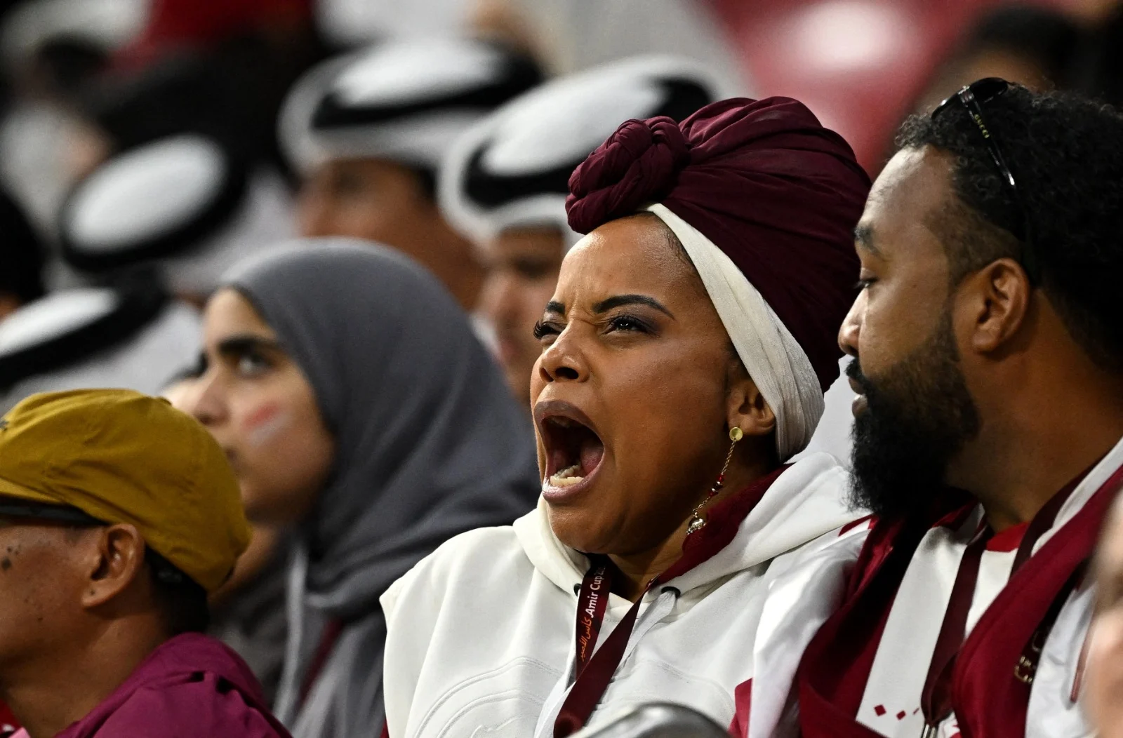 אוהדי נבחרת קטר במשחק הפתיחה מול אקוודור