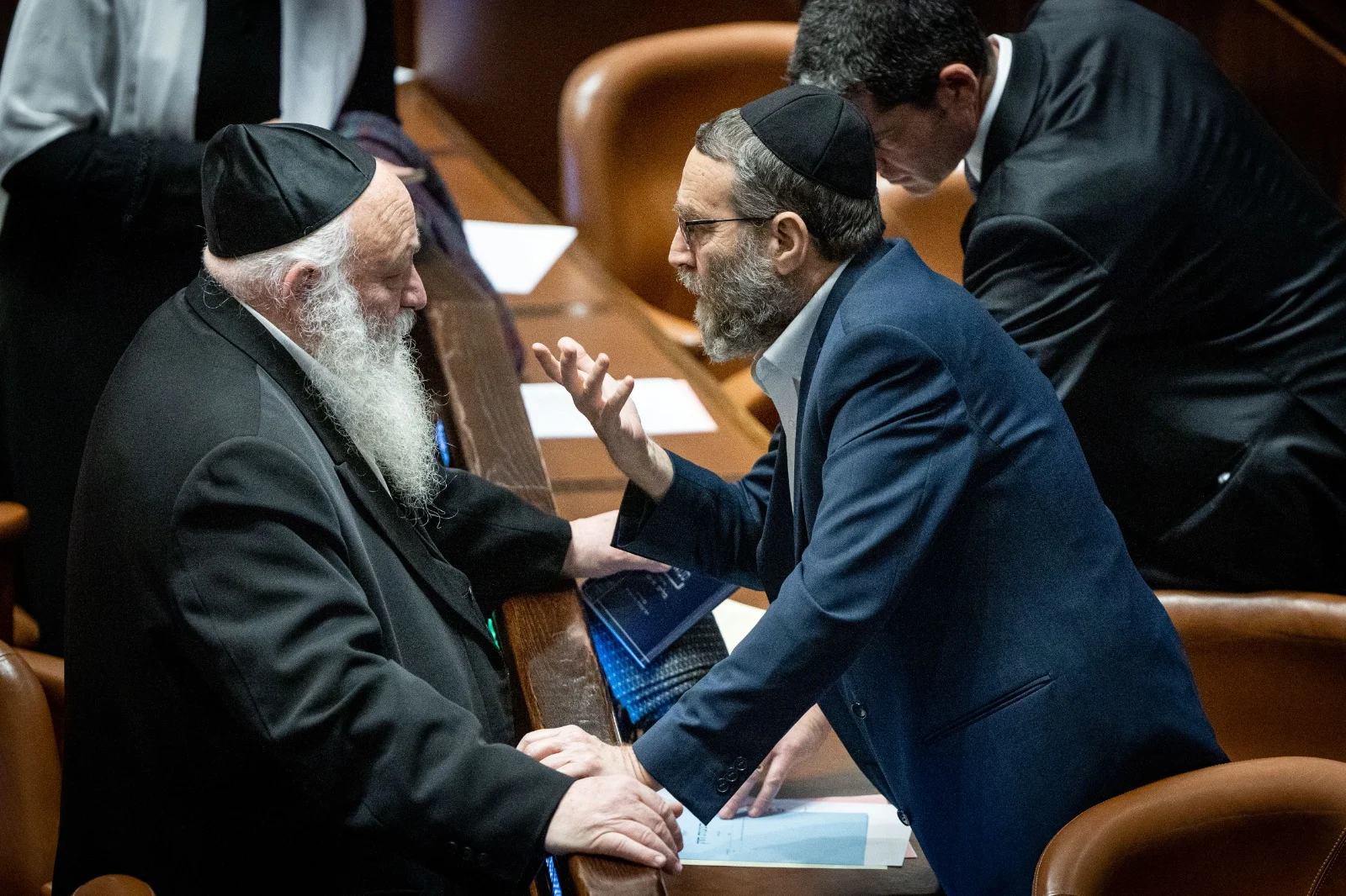 משה גפני ויצחק גולדקנופף