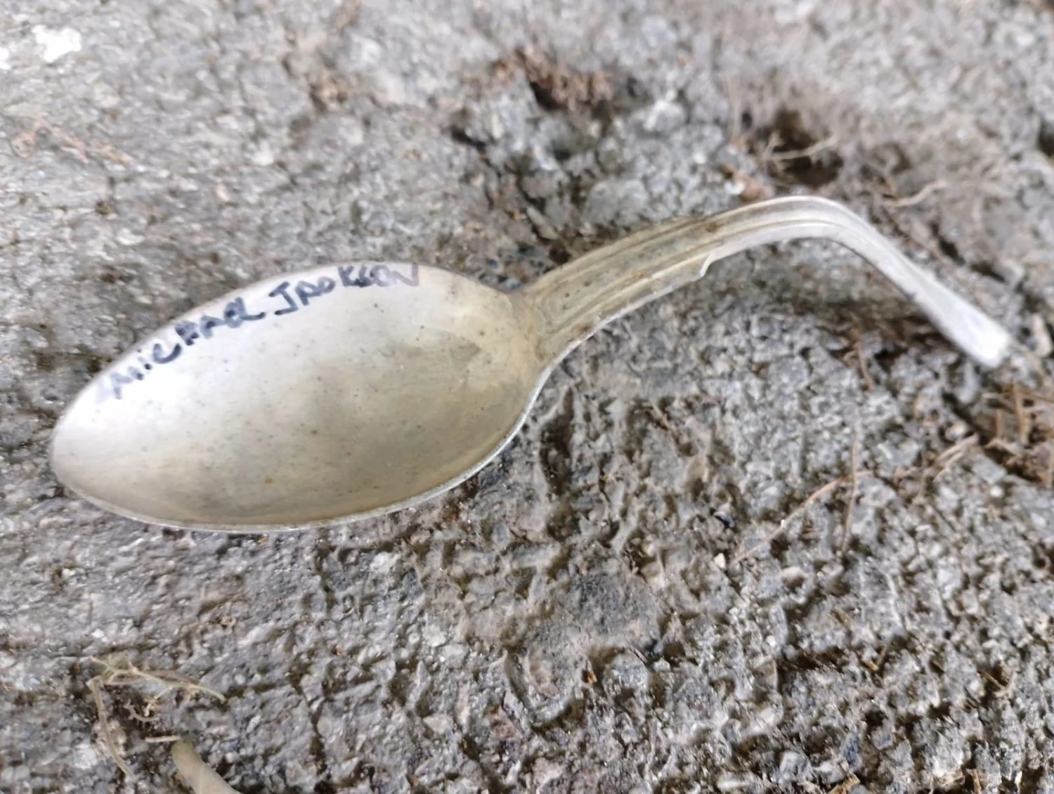 כפית, מייקל ג'קסון, אורי גלר