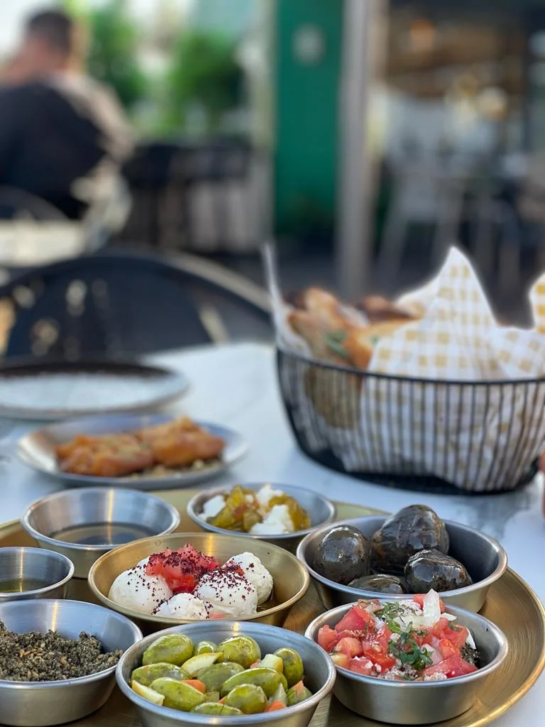 חצר גולדמן, בראנץ'