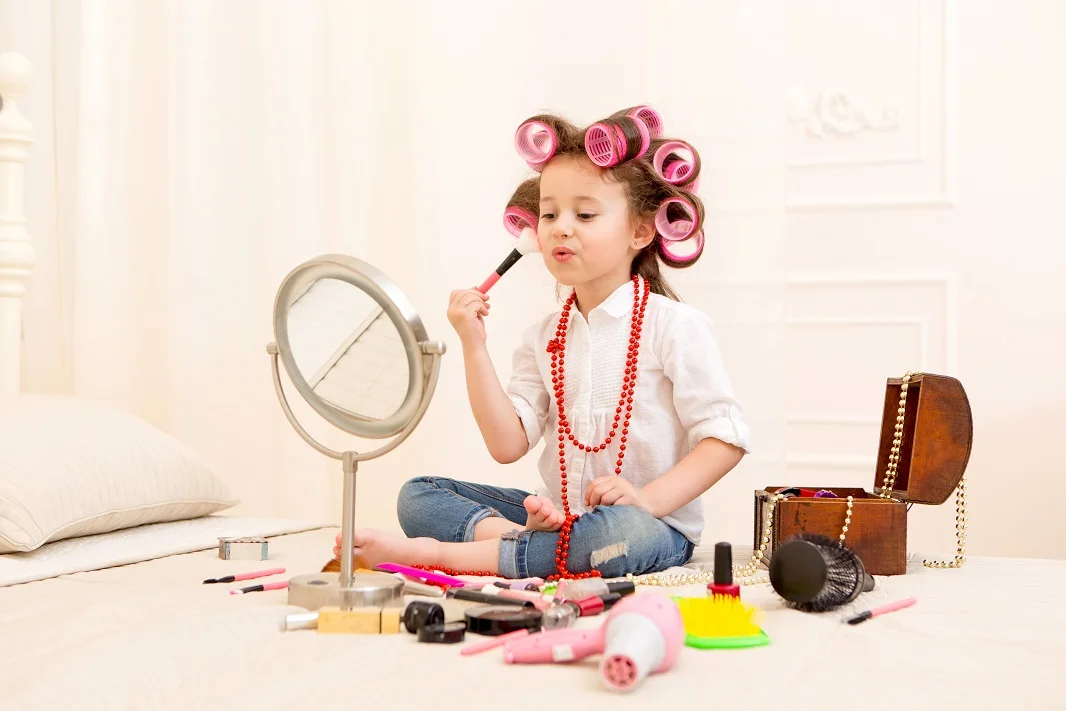 איפור בקרב ילדות קטנות