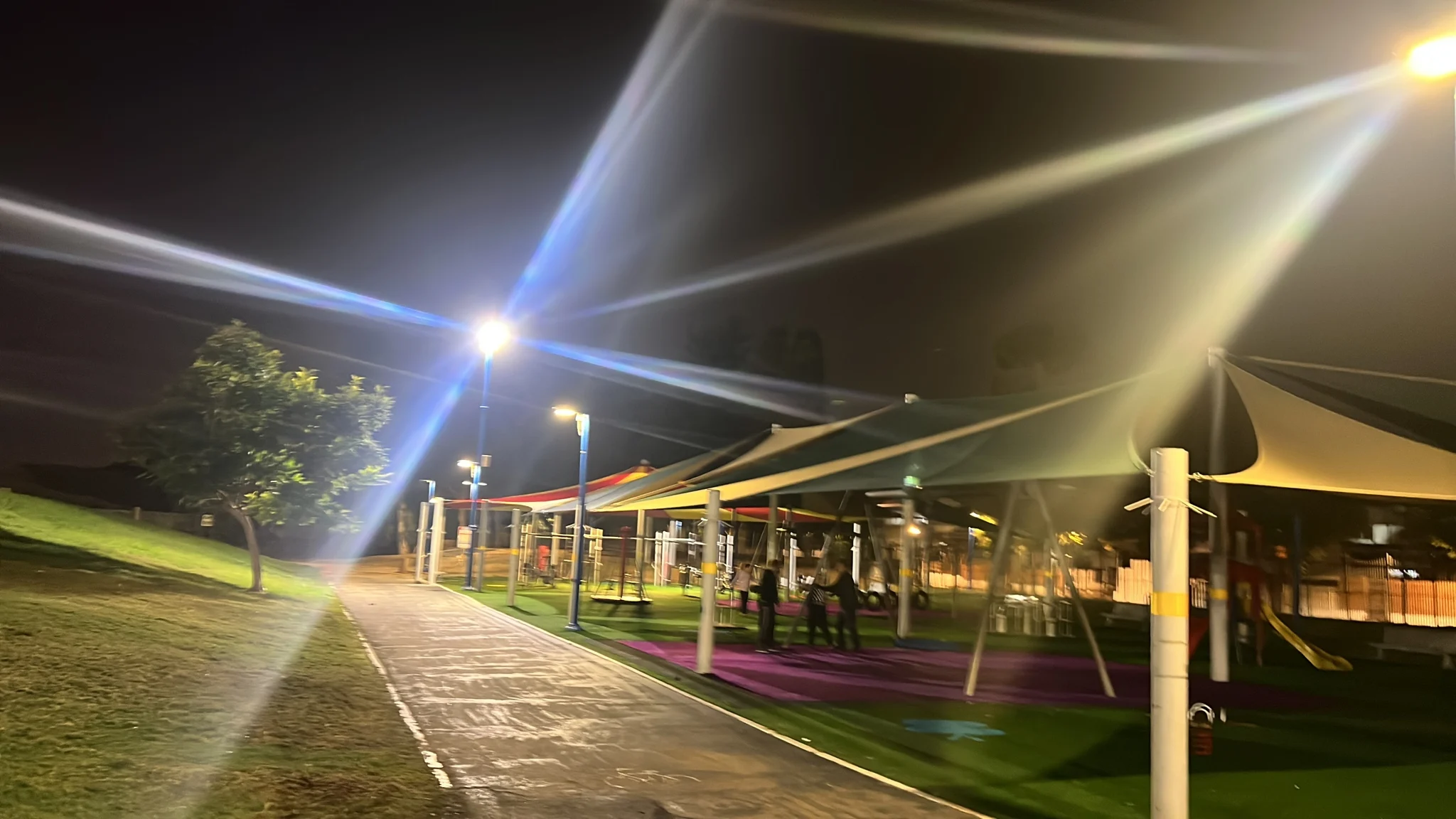 זירת התקיפה האלימה בגן הציבורי באור יהודה