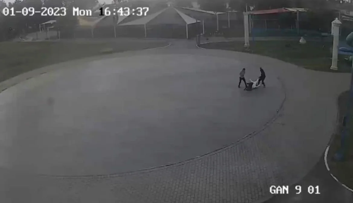 תיעוד התקיפה בגן השעשועים באור יהודה ממצלמות האבטחה