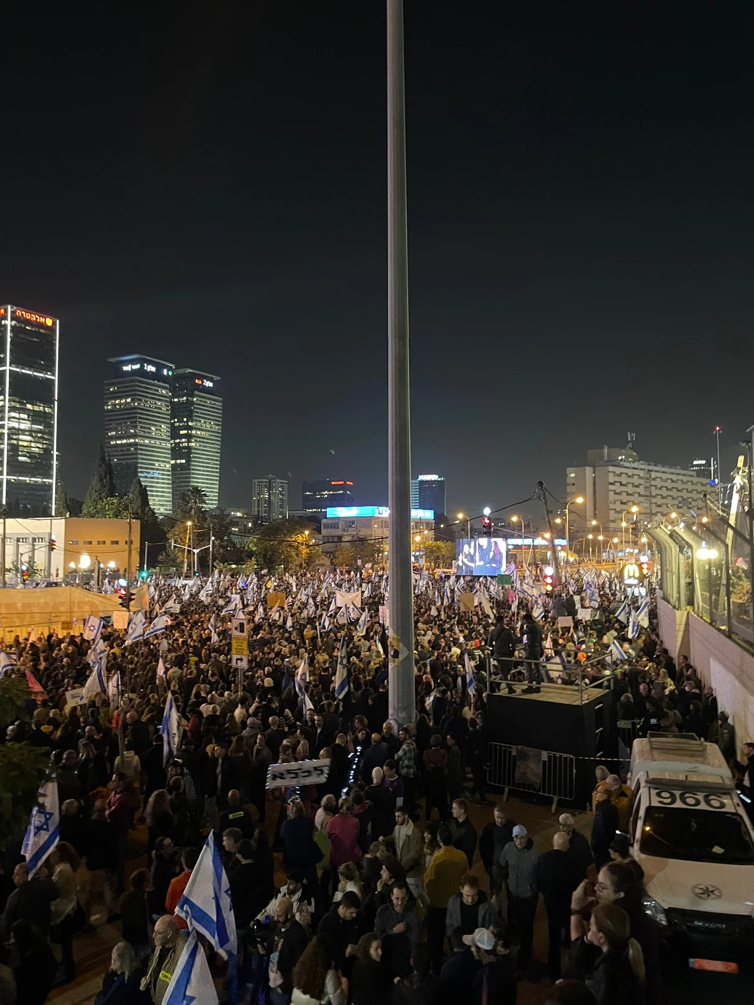 יותר מ-100 אלף מוחים בתל אביב
