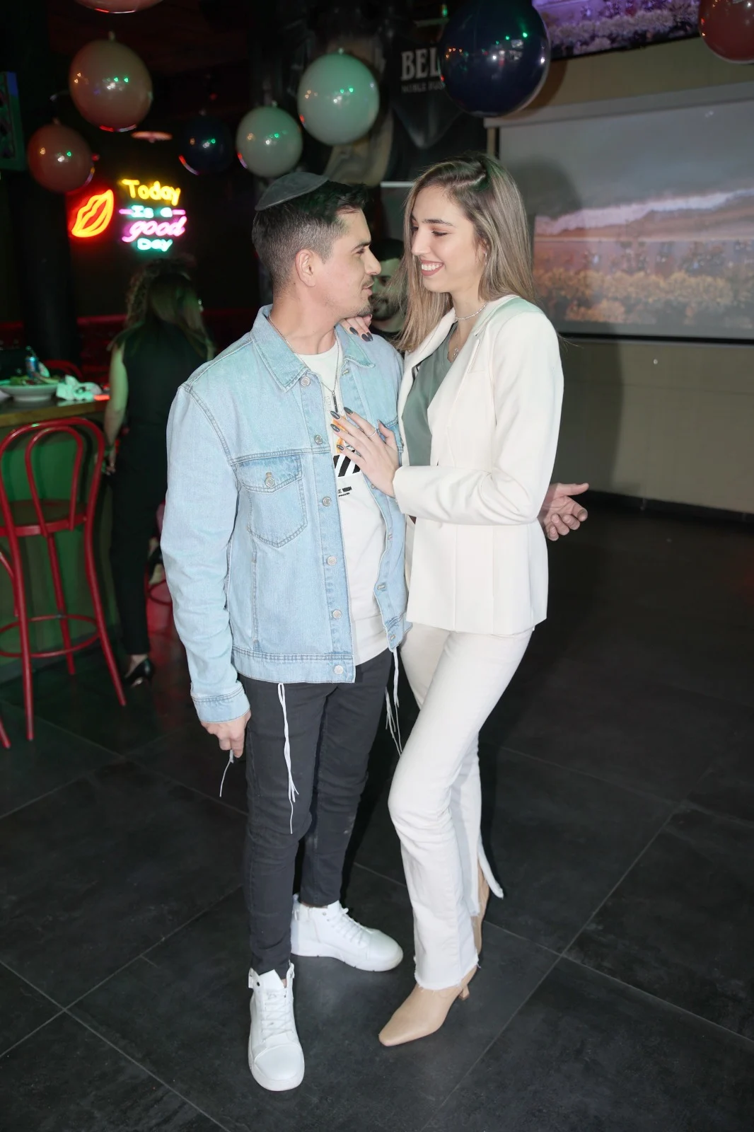 ישראל אזולאי ובת הזוג אוראל עגיב