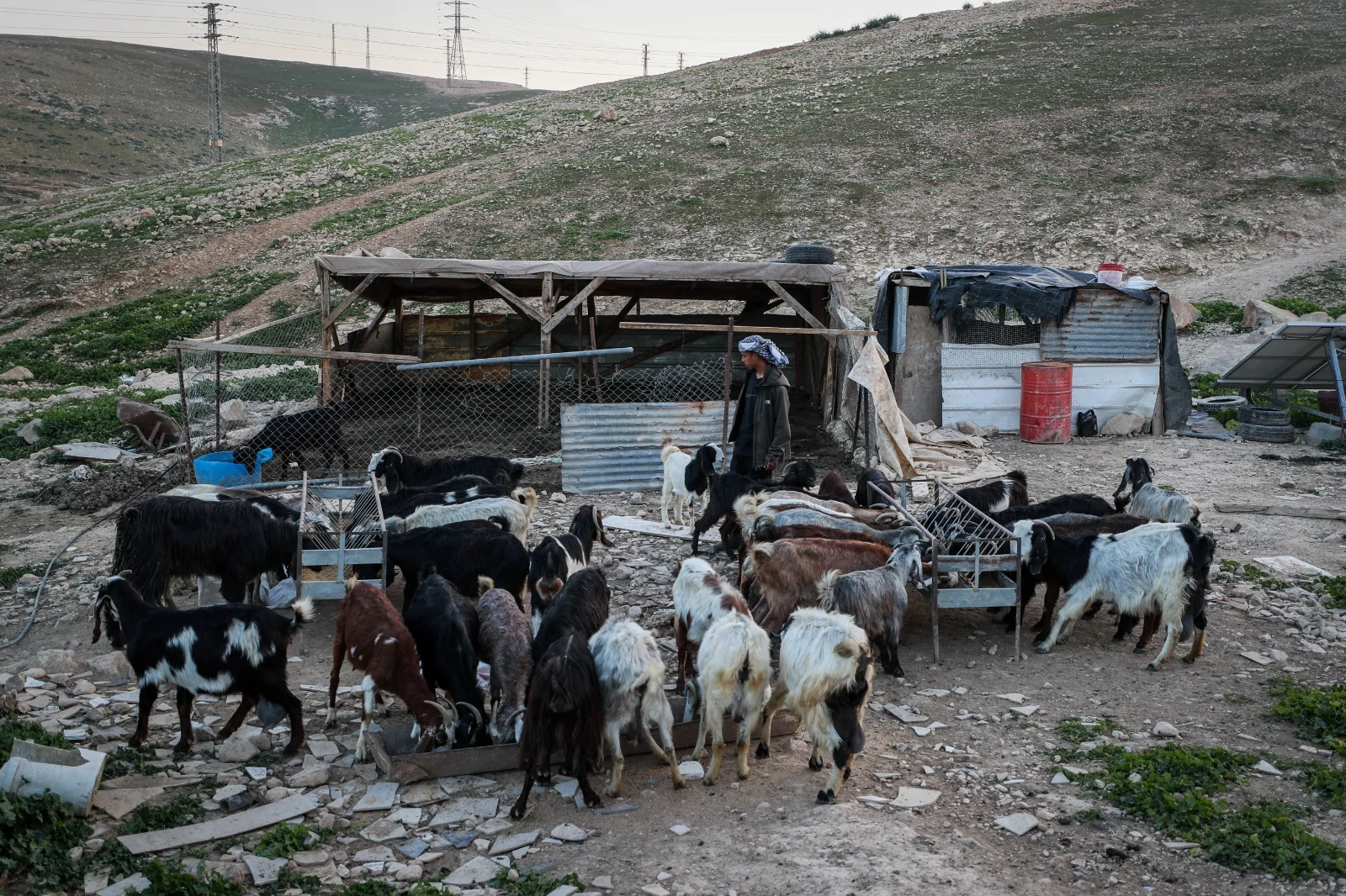 חאן אל אחמר