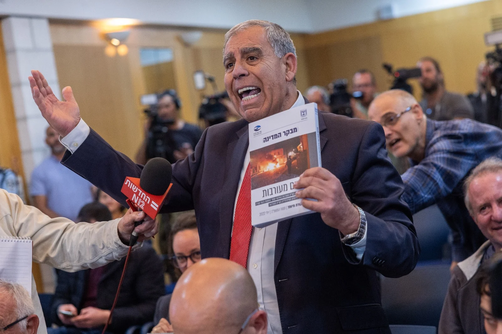 מיקי לוי מתפרץ לעבר השר בן גביר במסיבת העיתונאים