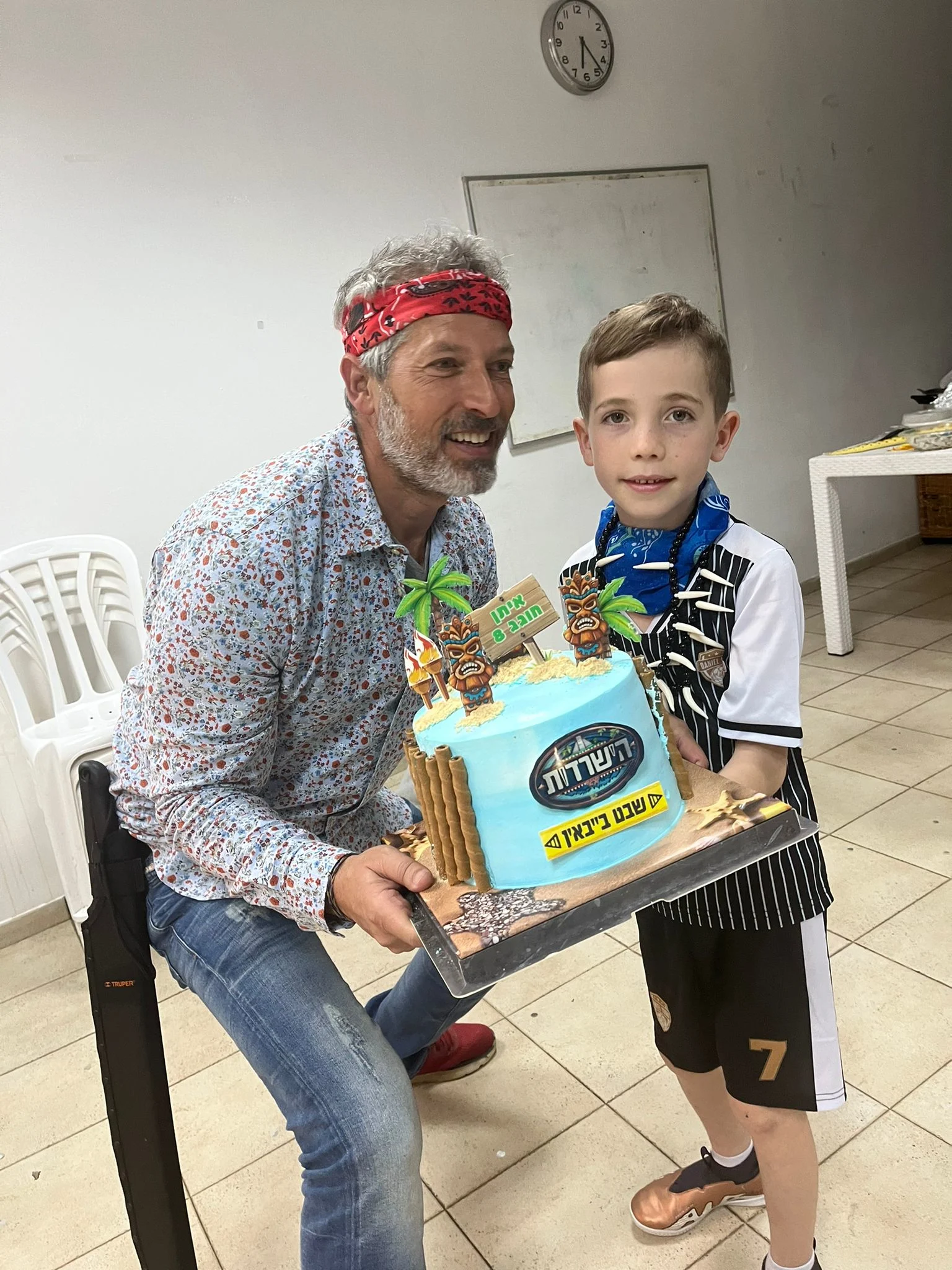 גיא שיקר ובנו איתן
