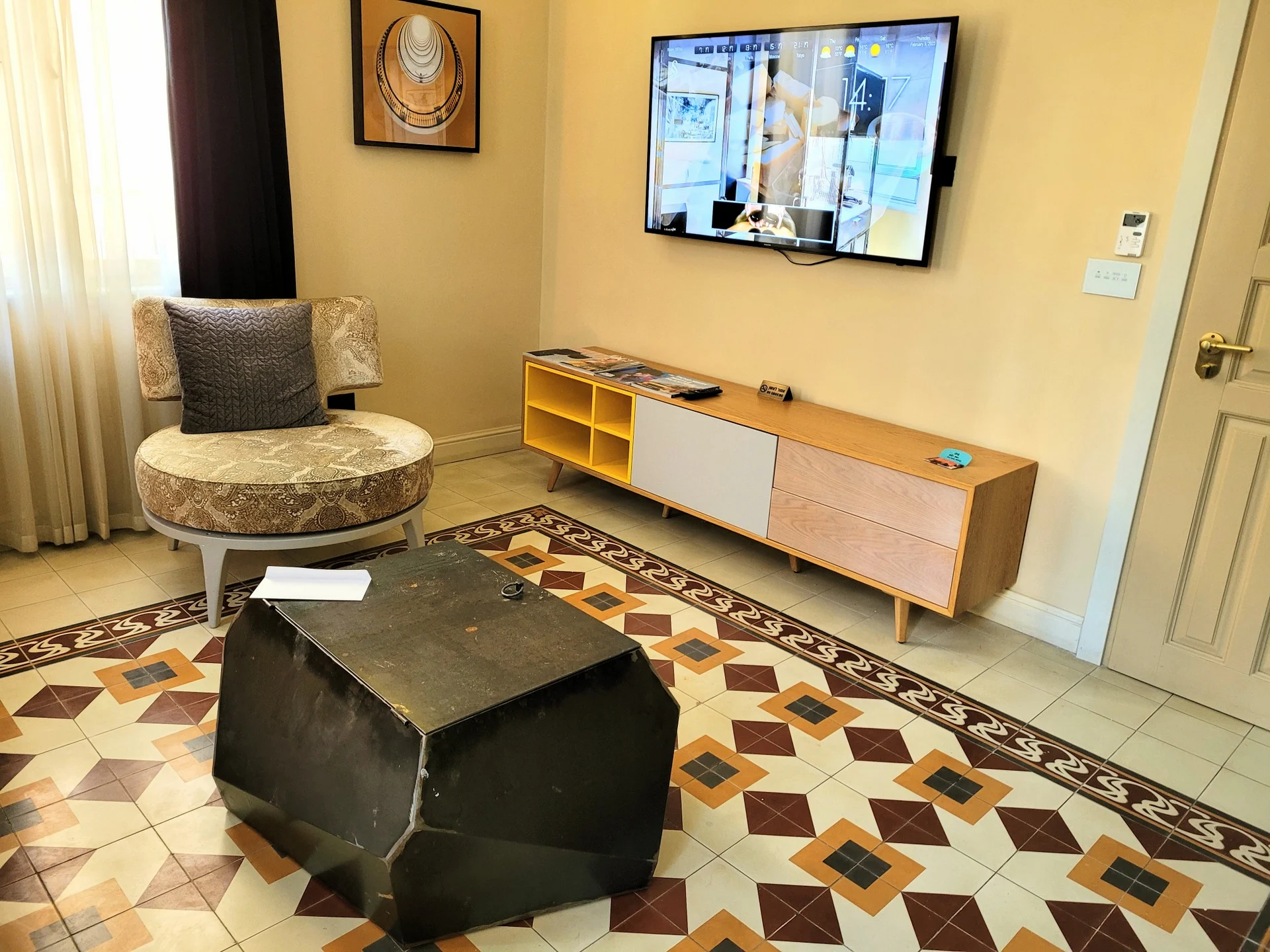 חדר במלון אסמלבאז'