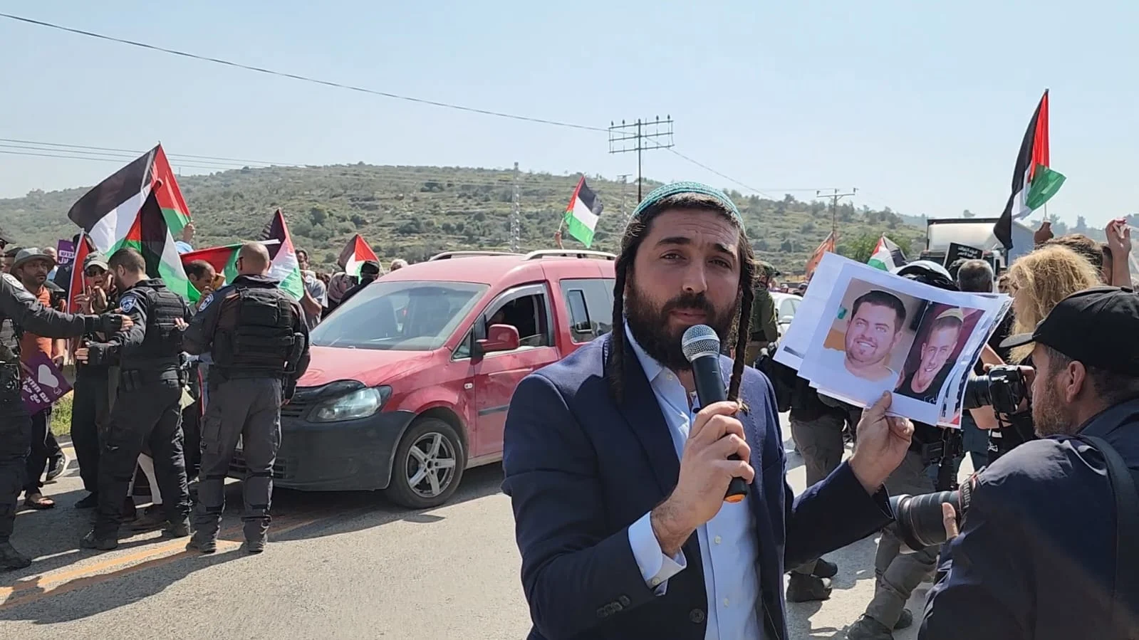 חבר הכנסת צבי סוכות בחווארה