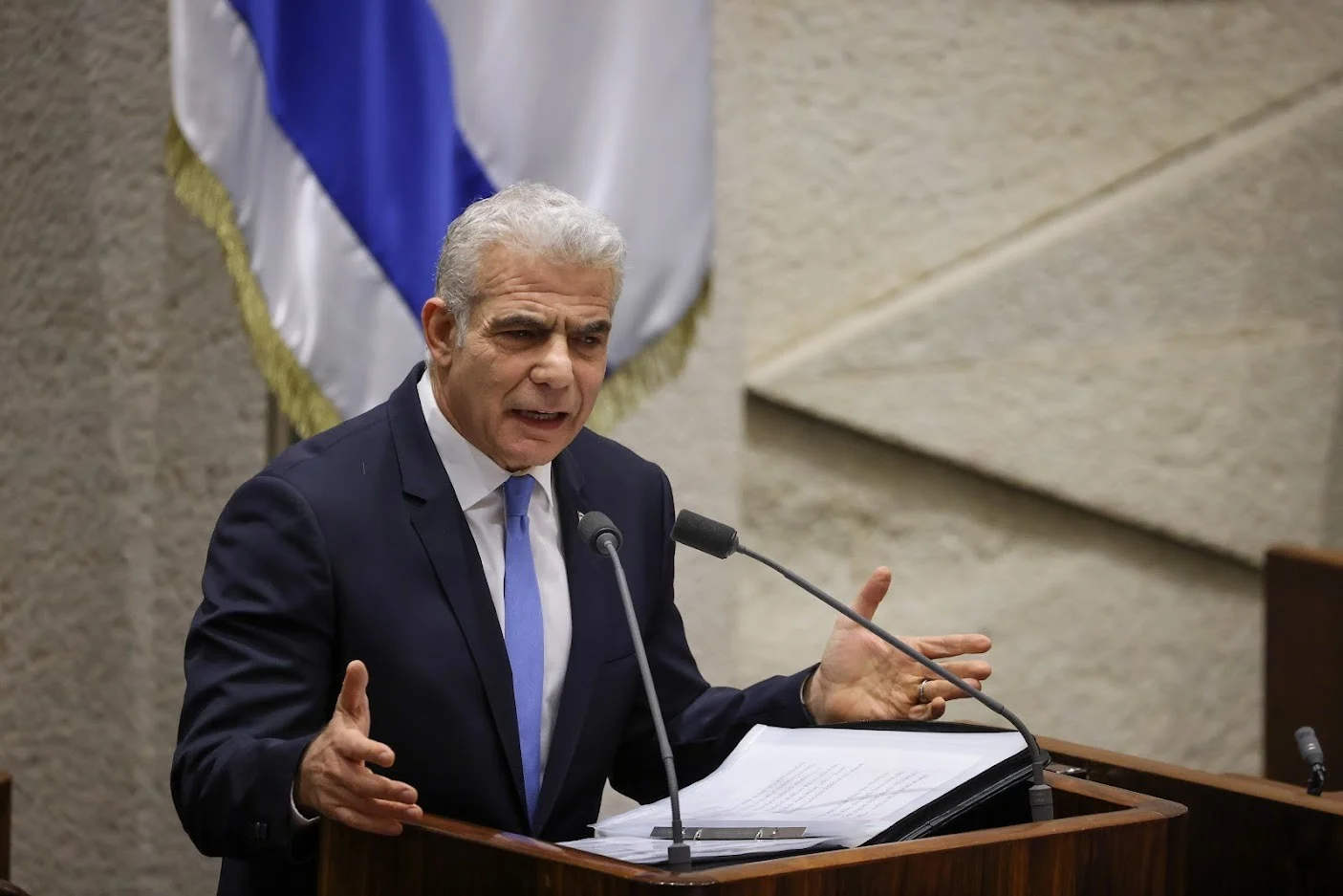 ראש האופוזיציה יאיר לפיד הלילה במליאה